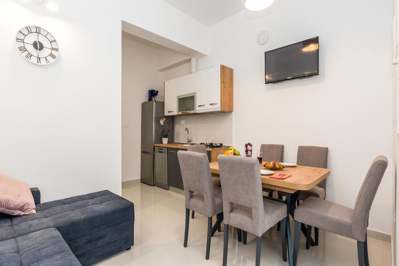 Apartmani Vesna Grebastica Exterior photo