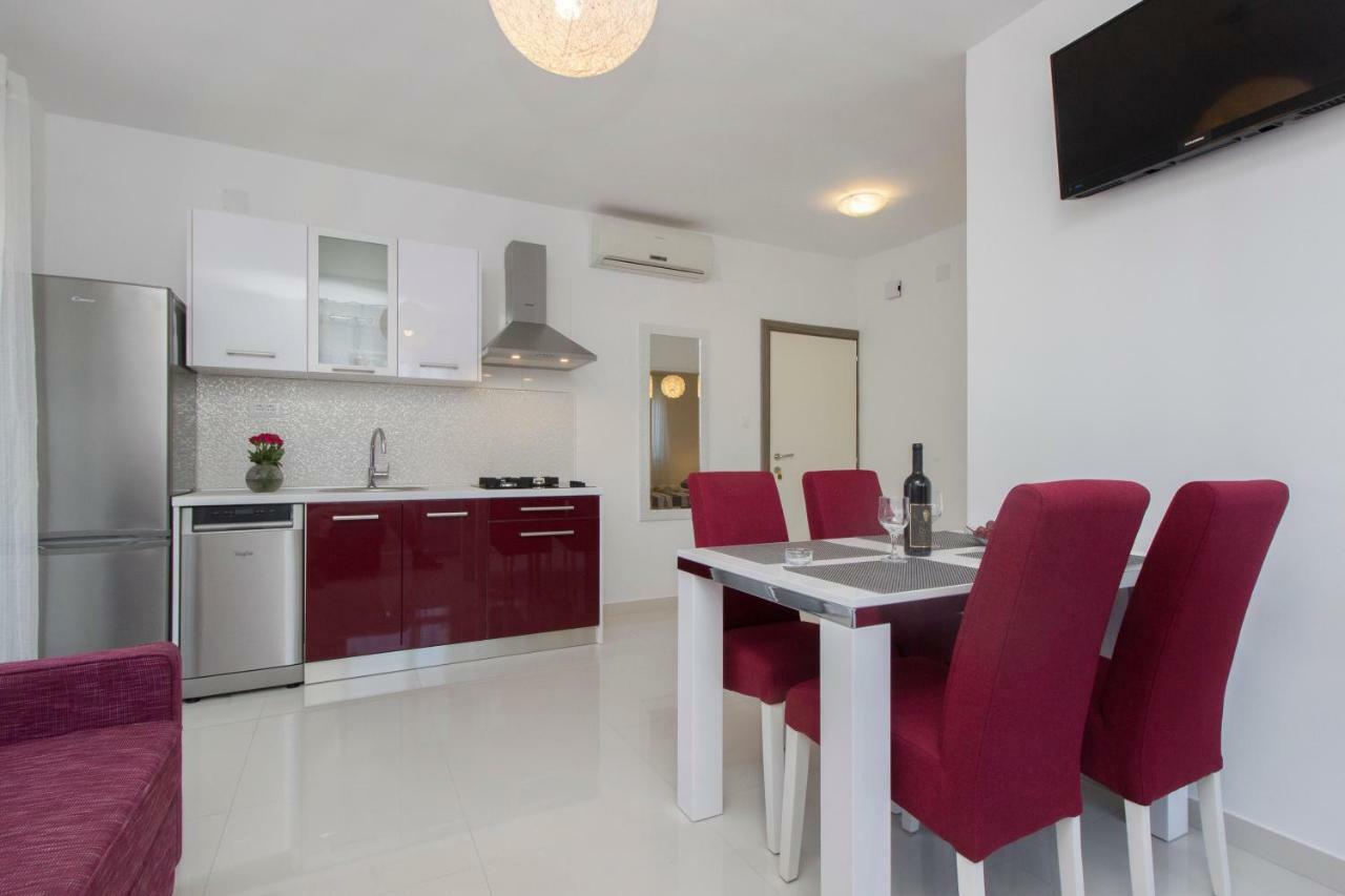 Apartmani Vesna Grebastica Exterior photo