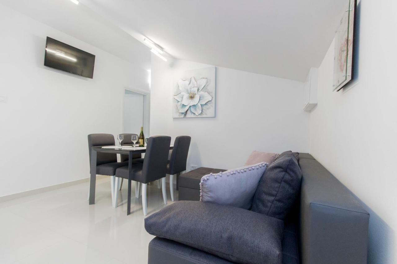 Apartmani Vesna Grebastica Exterior photo